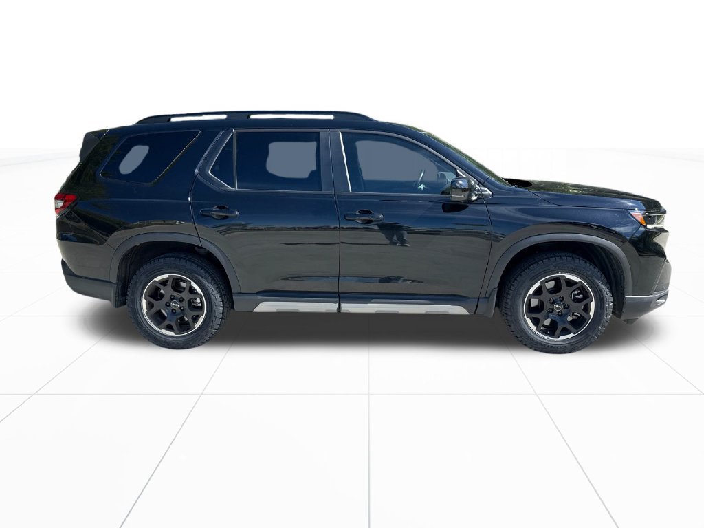 Certified 2025 Honda Pilot TrailSport image 10