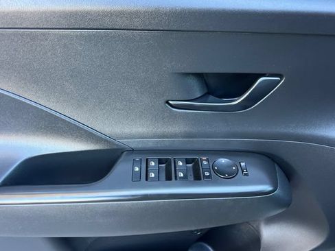Used 2024 Hyundai Kona SEL FWD image 11