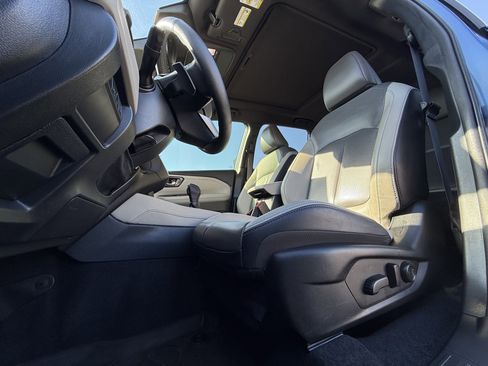 Used 2025 Subaru Forester Limited image 19