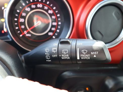 Used 2019 Jeep Wrangler Unlimited Rubicon AWD/4WD image 18