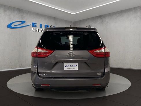 Used 2018 Toyota Sienna XLE w/ XLE Navigation Package image 4