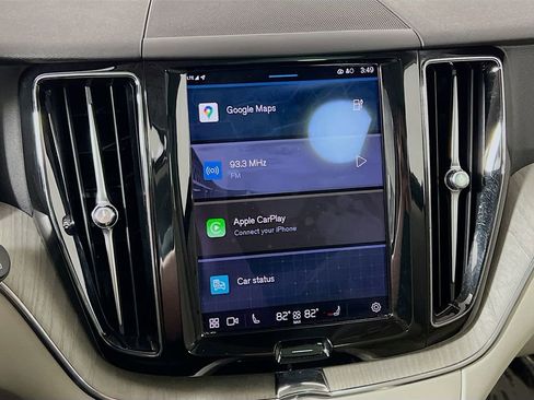 Used 2023 Volvo XC60 T8 Plus image 15