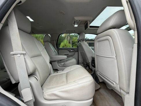 Used 2011 Chevrolet Tahoe LTZ RWD image 12