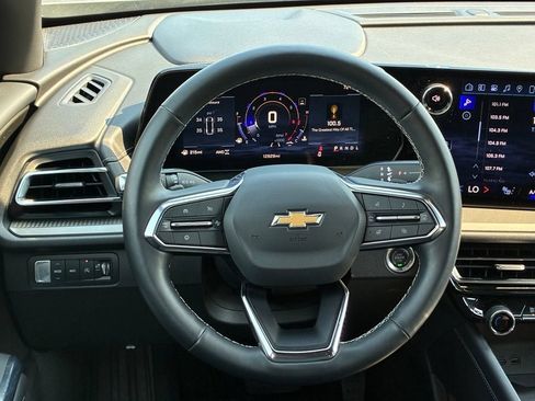 Used 2026 Chevrolet Traverse LT AWD/4WD image 17