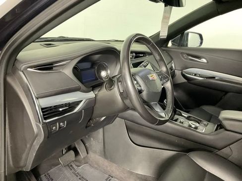 Used 2023 Cadillac XT4 Premium Luxury FWD image 11