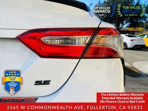Used 2019 Toyota Camry SE FWD image 18