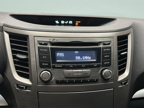 Used 2013 Subaru Outback 2.5i Premium image 19