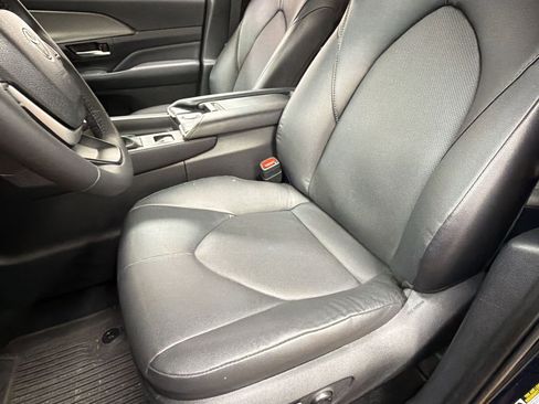 Used 2024 Toyota Grand Highlander Limited image 13