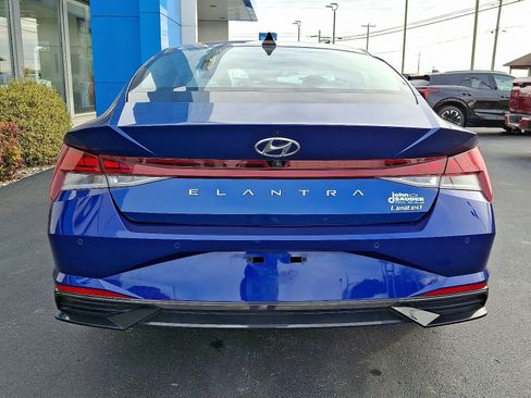 Used 2023 Hyundai Elantra Limited image 5