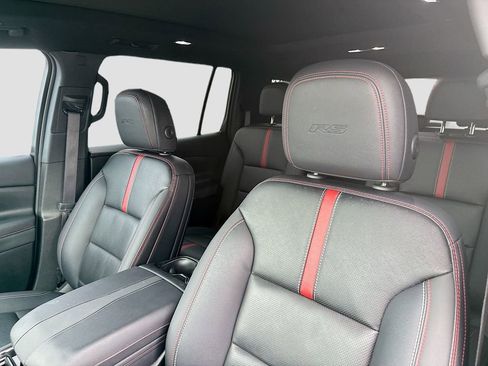 Used 2024 Chevrolet Traverse RS FWD image 13