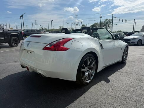 Used 2014 Nissan 370Z Touring w/ Sport Package RWD image 3