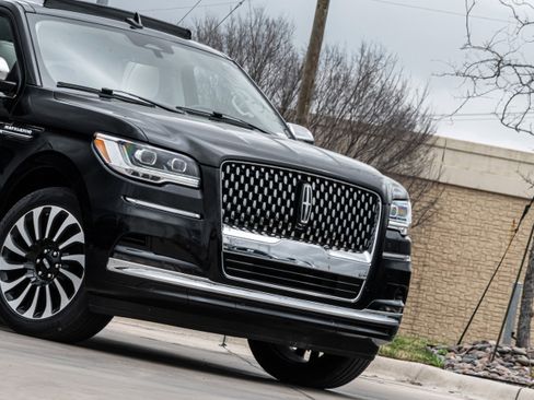Used 2023 Lincoln Navigator Black Label image 5