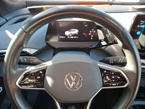 Certified 2022 Volkswagen ID.4 Pro image 17