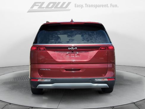 Used 2023 Kia Carnival LX FWD image 8