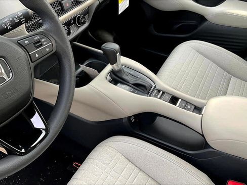 New 2026 Honda HR-V LX image 13