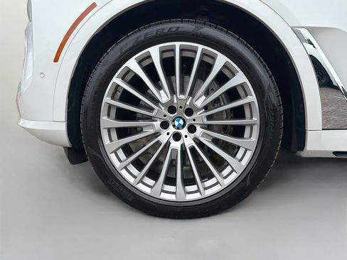 Used 2023 BMW X7 xDrive40i w/ Premium Package image 44