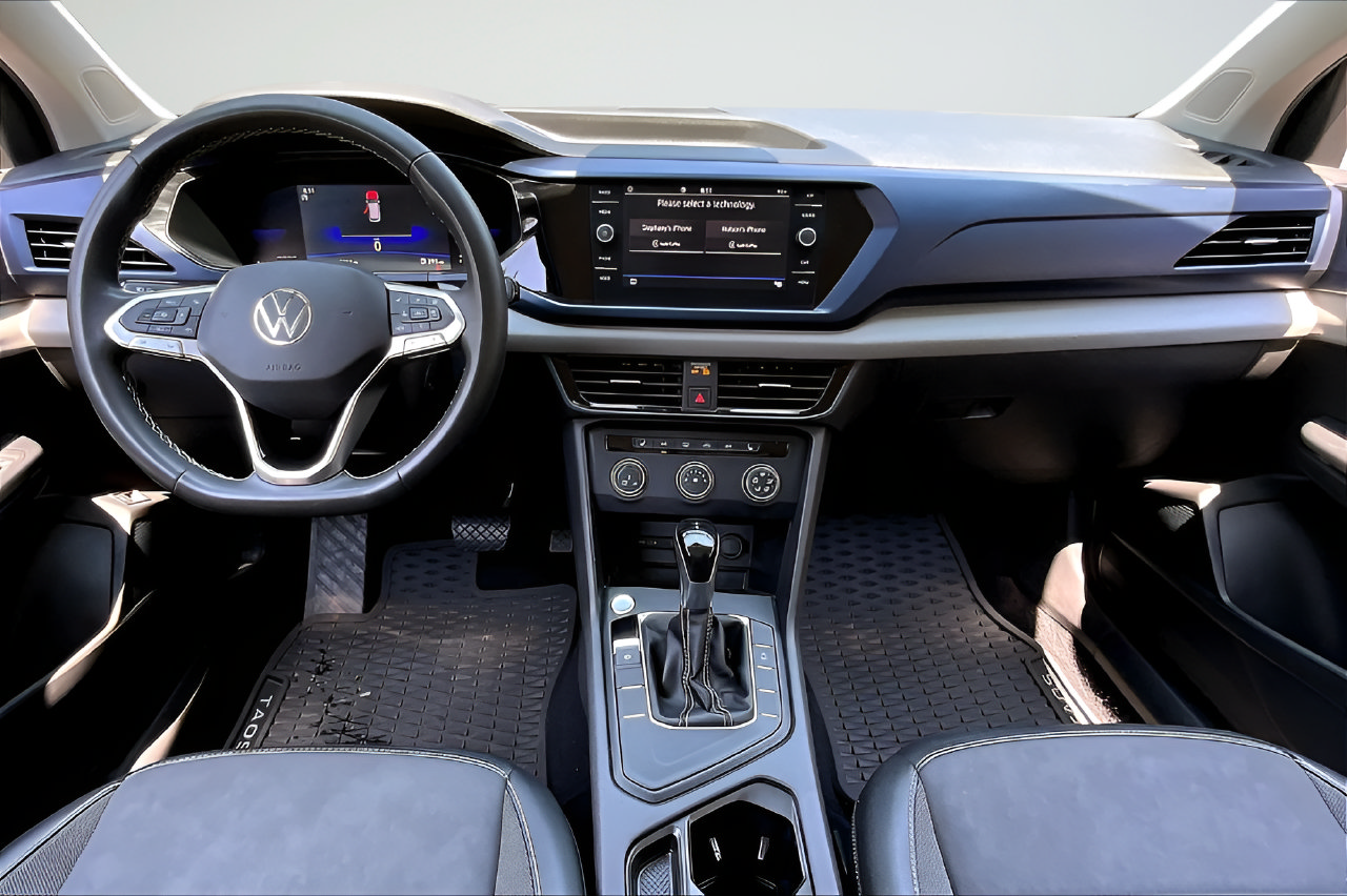 Used 2022 Volkswagen Taos SE w/ IQ.Drive SE Package FWD image 7