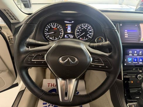 Used 2018 INFINITI Q50 Luxe w/ Essential Package (3.0T Luxe) AWD/4WD image 11