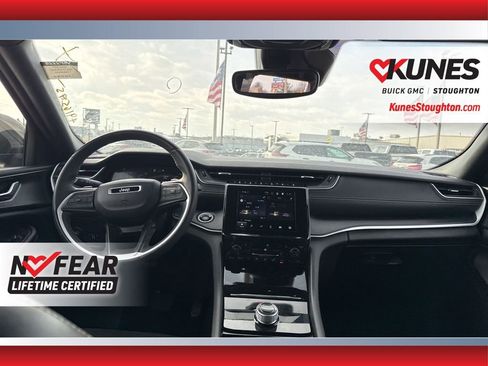 Used 2023 Jeep Grand Cherokee L Laredo image 38