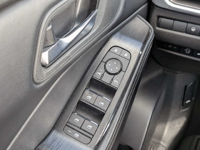 Used 2025 Nissan Rogue SV FWD image 21