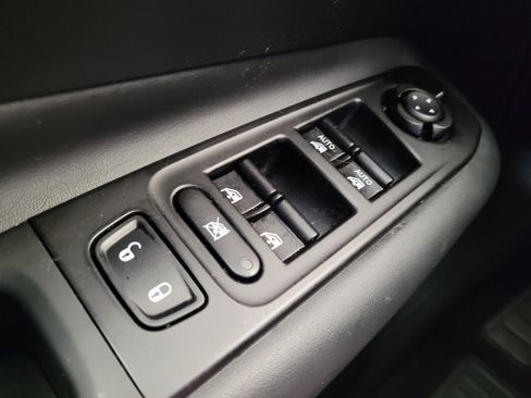 Used 2022 Jeep Renegade Latitude w/ Convenience Group AWD/4WD image 27