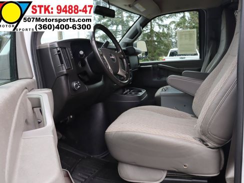 Used 2016 GMC Savana 3500 RWD image 16