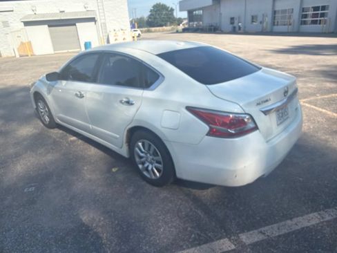 Used 2014 Nissan Altima 2.5 S w/ Display Audio Package FWD image 7