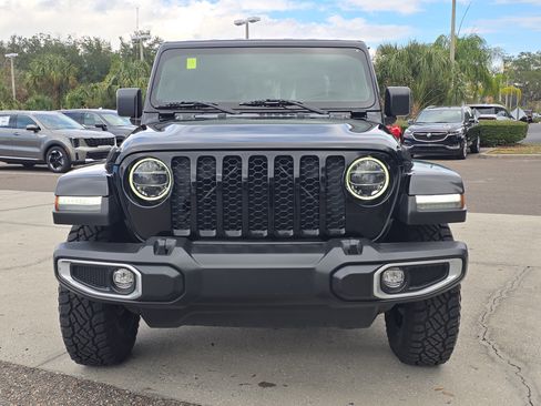 Used 2022 Jeep Gladiator Sport image 3