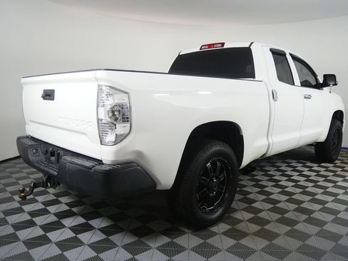 Used 2017 Toyota Tundra SR5 image 3