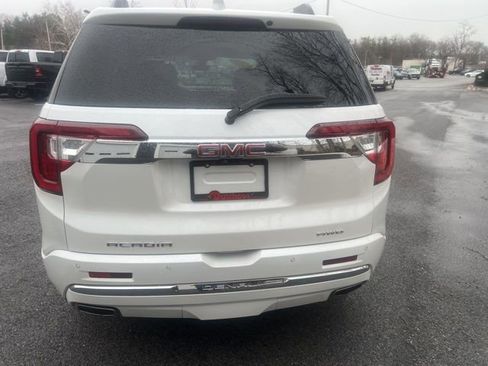 Used 2022 GMC Acadia Denali w/ Denali Technology Package image 4