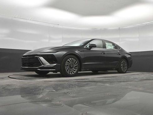 New 2026 Hyundai Sonata Limited FWD image 38