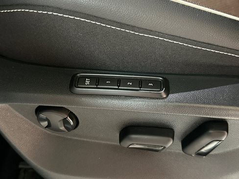 Used 2022 Volkswagen Tiguan SEL R-Line AWD/4WD image 13