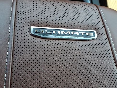 Used 2025 GMC Sierra 3500 Denali Ultimate AWD/4WD image 37
