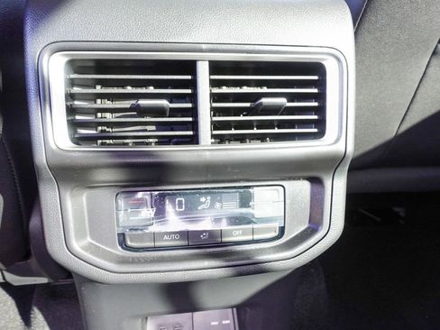 New 2026 Volkswagen Atlas SE image 28