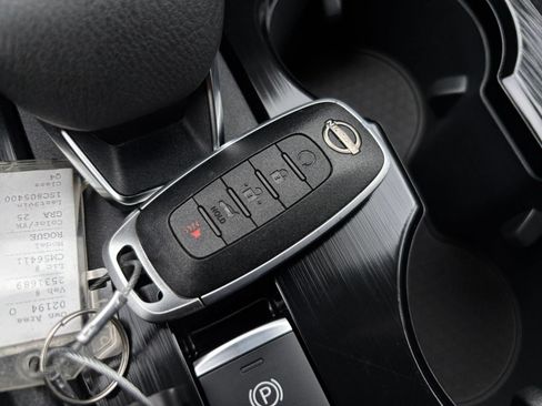 Used 2025 Nissan Rogue SV FWD image 21