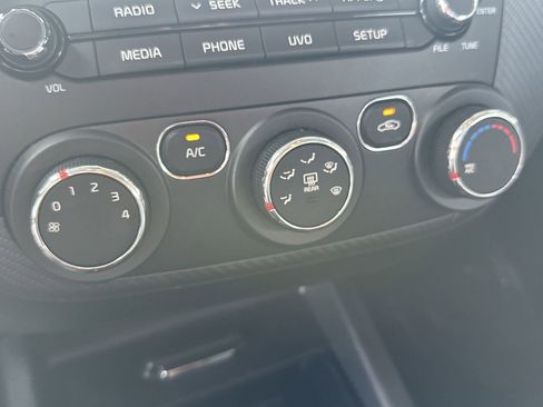 Certified 2017 Kia Forte S w/ S Technology Package image 17