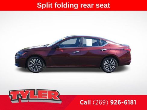 Used 2024 Nissan Altima 2.5 SV FWD image 4
