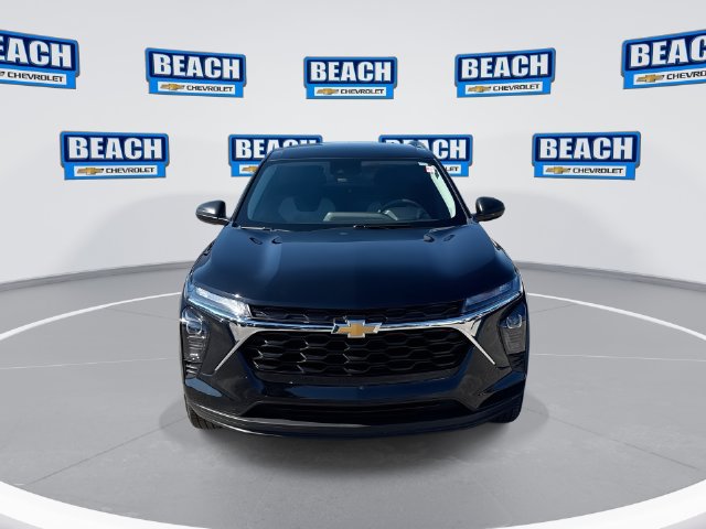 Used 2026 Chevrolet Trax LS FWD image 3