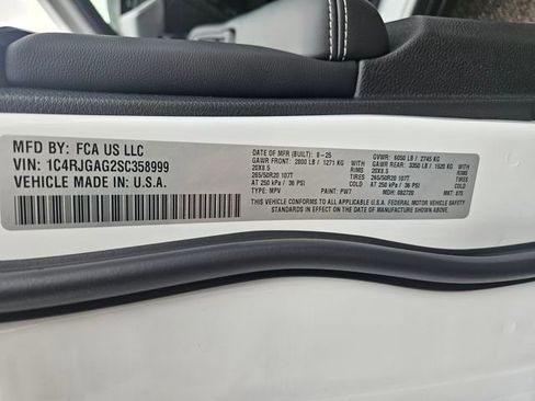 New 2025 Jeep Grand Cherokee Altitude image 30