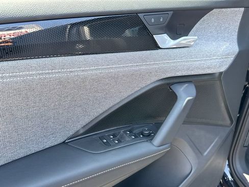 New 2025 Volkswagen Tiguan S image 9