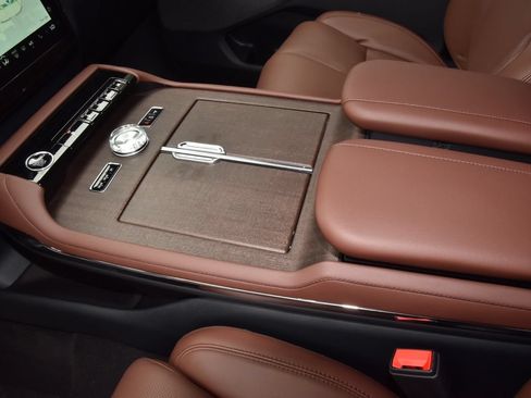 New 2026 Lincoln Navigator Reserve AWD/4WD image 34