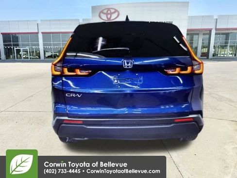 Used 2025 Honda CR-V EX image 8