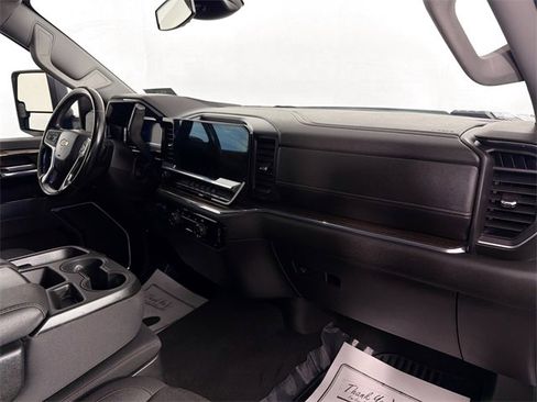 Used 2024 Chevrolet Silverado 2500 LT image 26