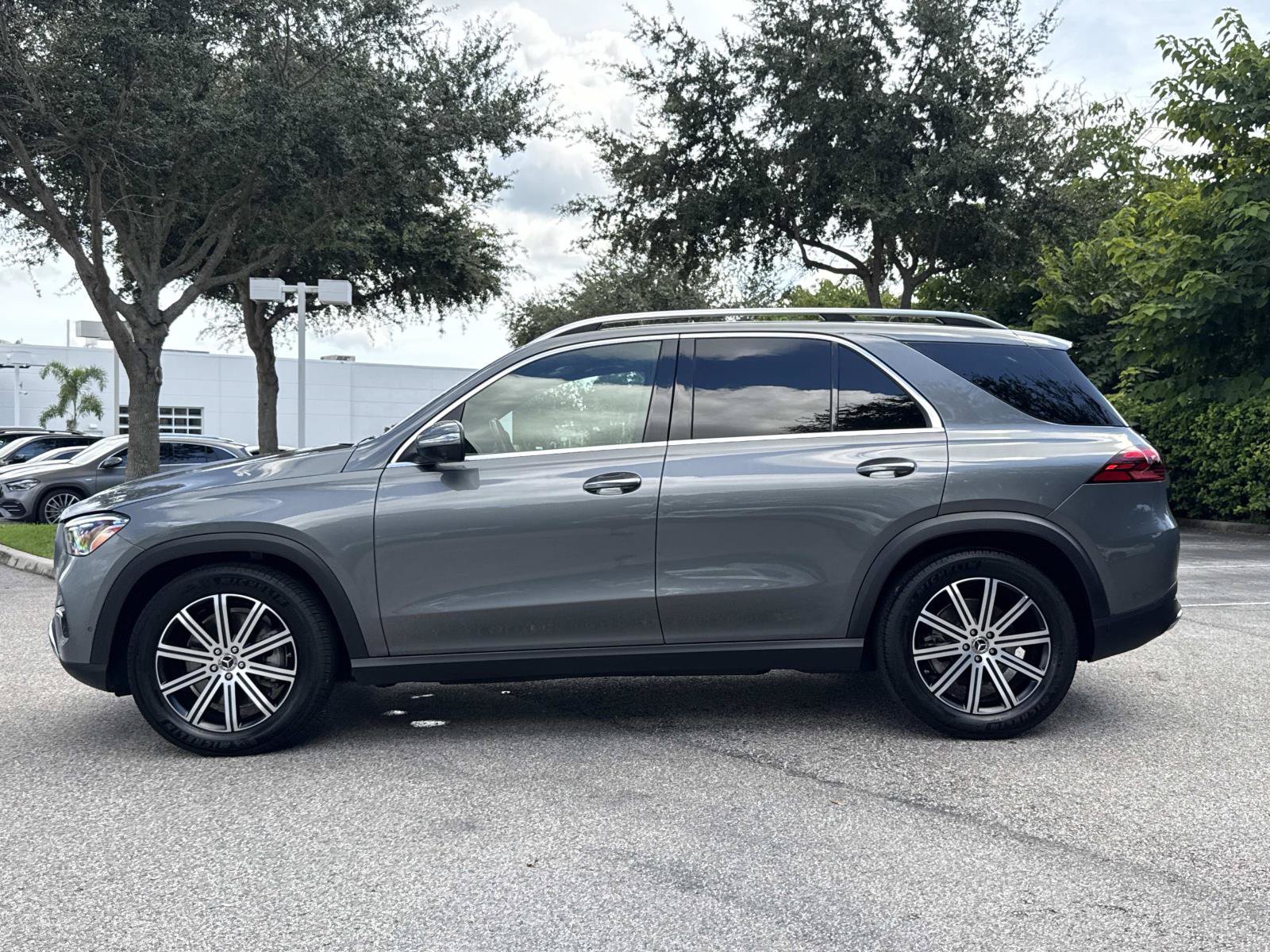 Certified 2025 Mercedes-Benz GLE 450 4MATIC image 6