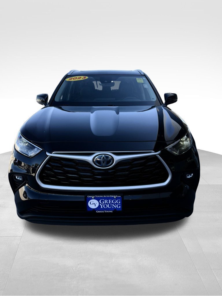 Used 2023 Toyota Highlander XLE AWD/4WD image 5