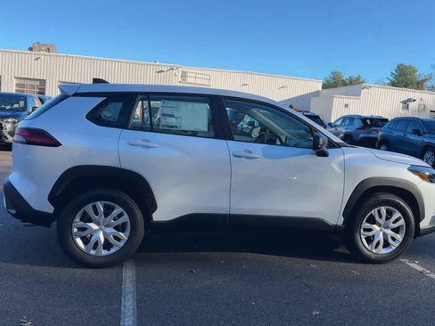 Used 2026 Toyota Corolla Cross L image 9