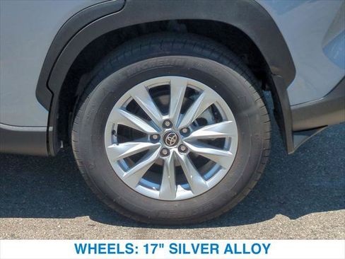 Used 2024 Toyota Corolla Cross LE FWD image 11