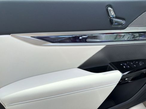 New 2026 BMW 740i w/ Premium Package RWD image 13