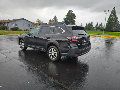 Used 2023 Subaru Outback Premium image 24