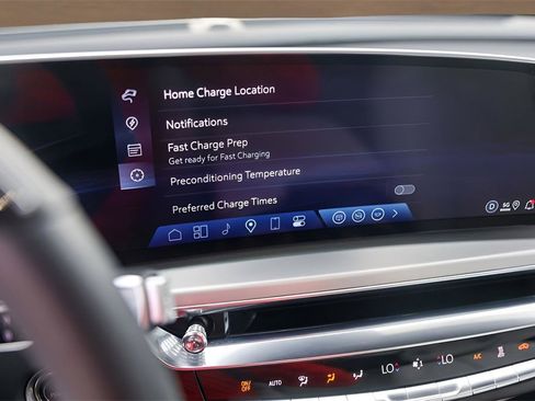 Certified 2024 Cadillac Lyriq Luxury image 15